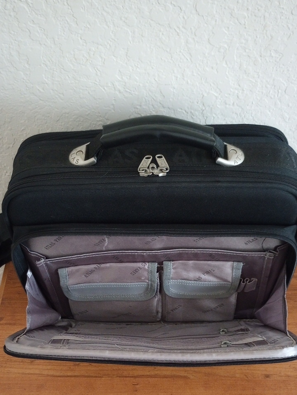 ATLAS Laptop & Document Travel Bag-UNISEX - Picture 7 of 10